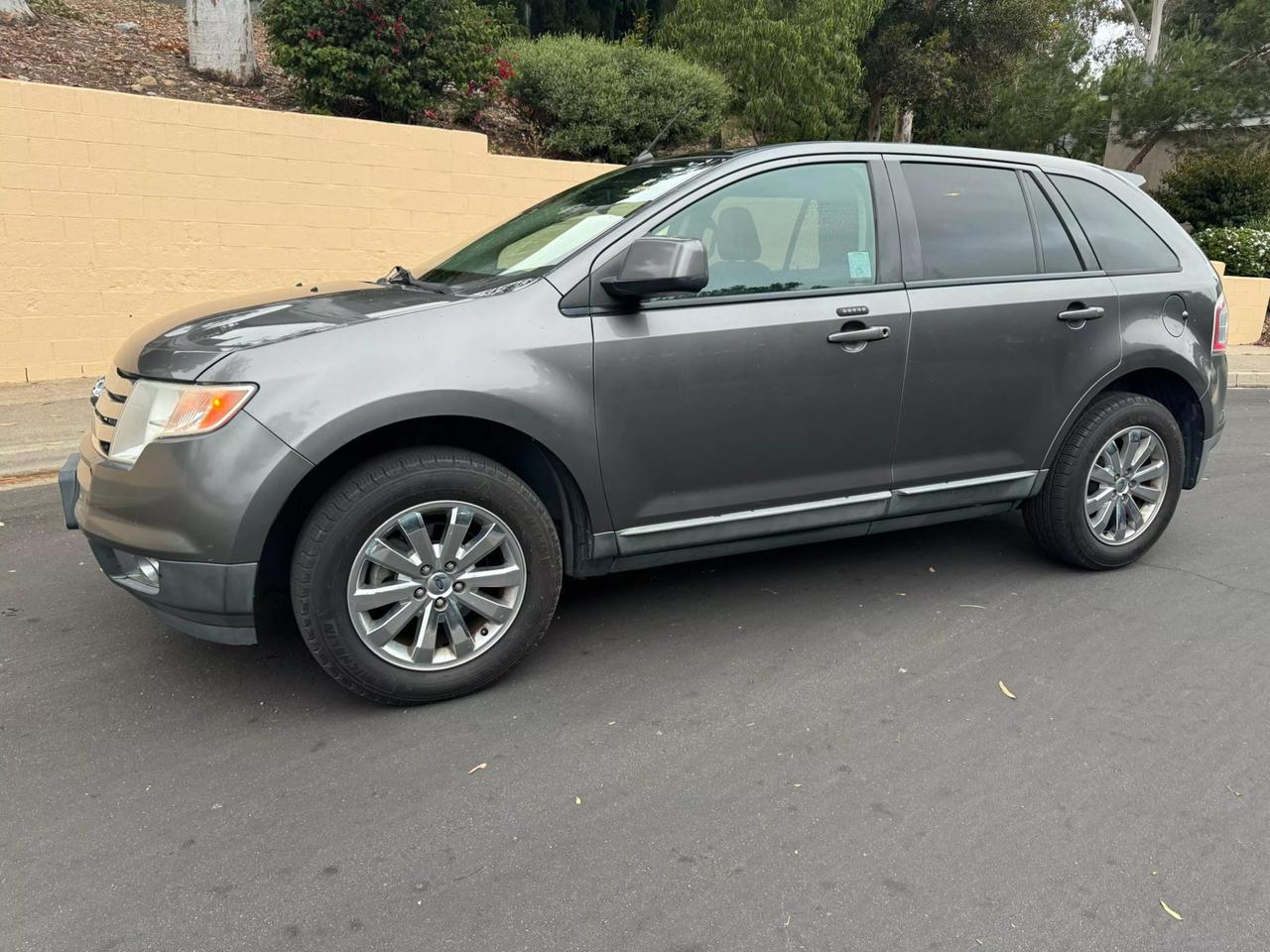 2010 Ford Edge SEL photo 3