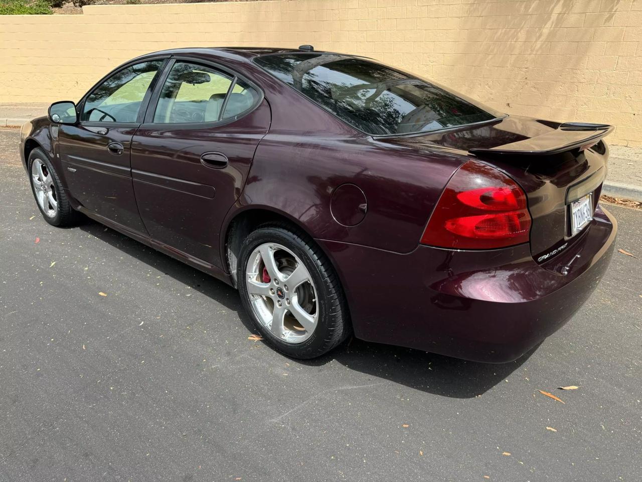 2006 Pontiac Grand Prix GXP photo 7