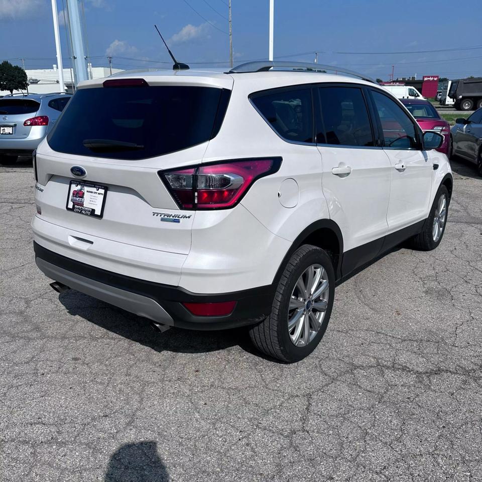 2017 Ford Escape Titanium photo 4