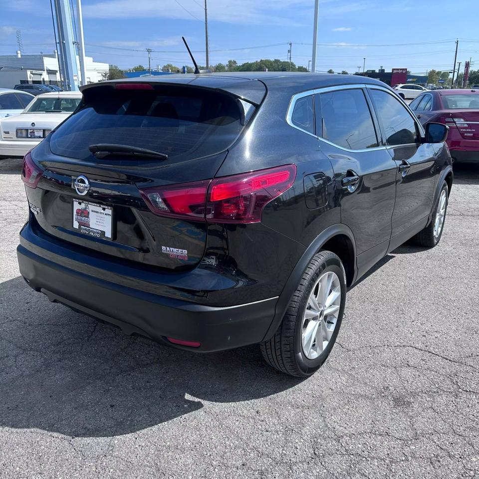 2019 Nissan Rogue Sport S photo 4