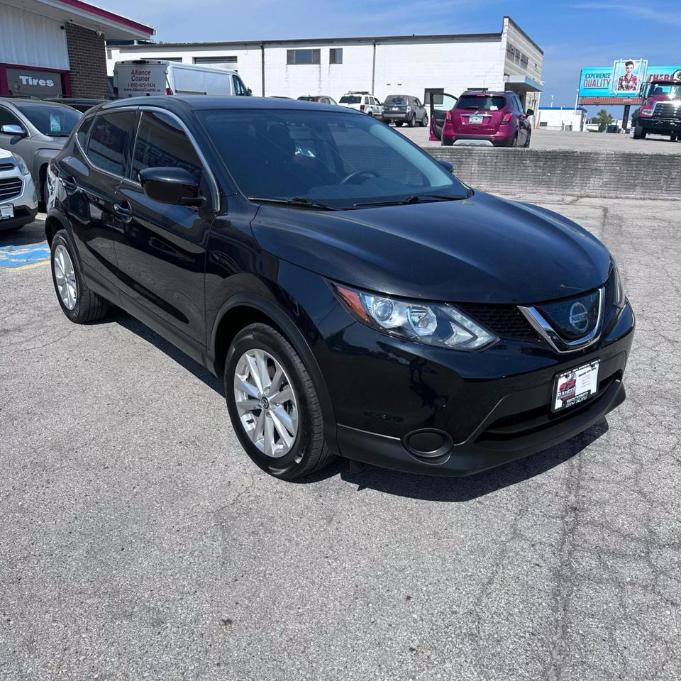 2019 Nissan Rogue Sport S photo 3