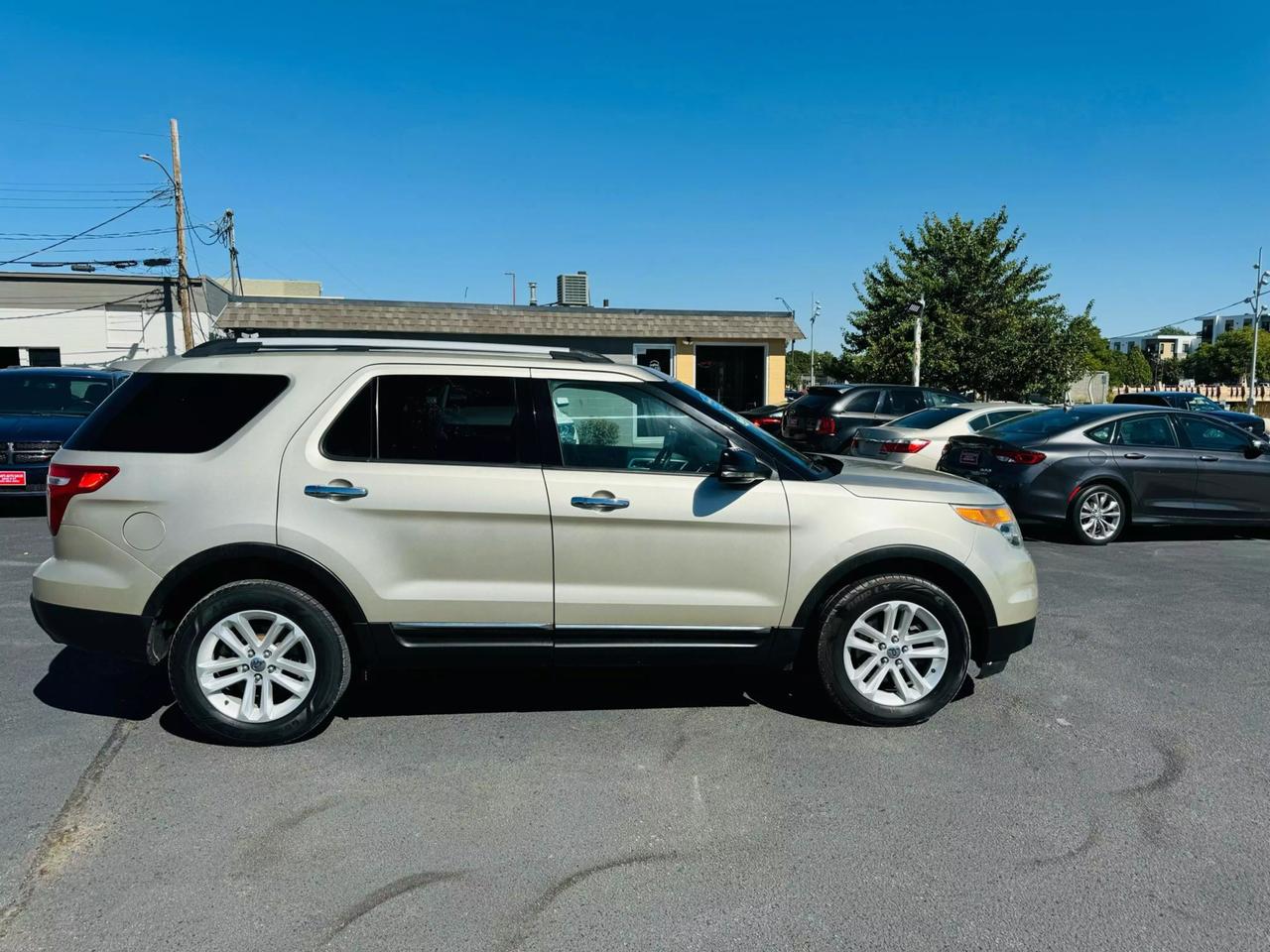 2011 Ford Explorer XLT photo 33