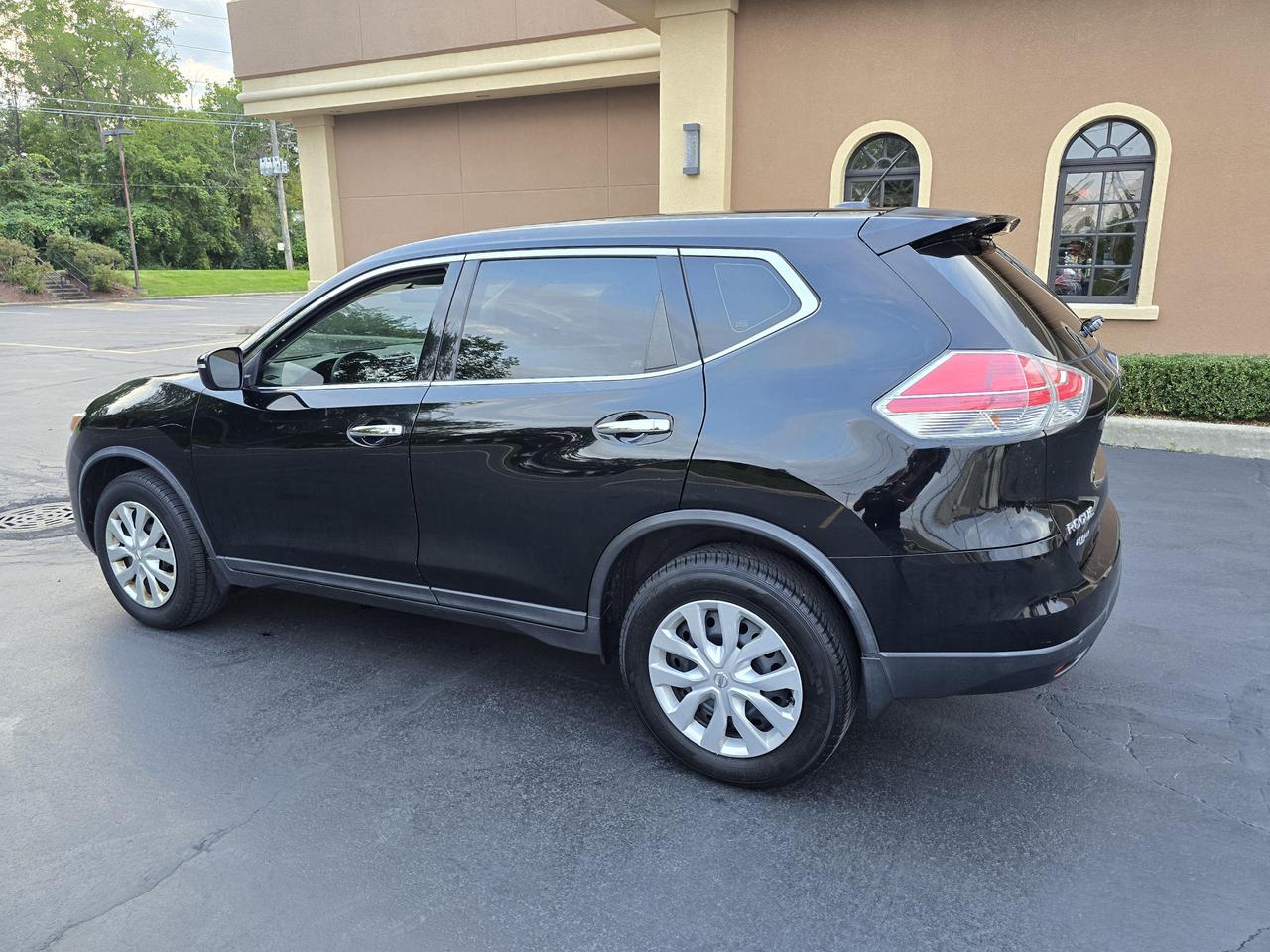 2015 Nissan Rogue S photo 21