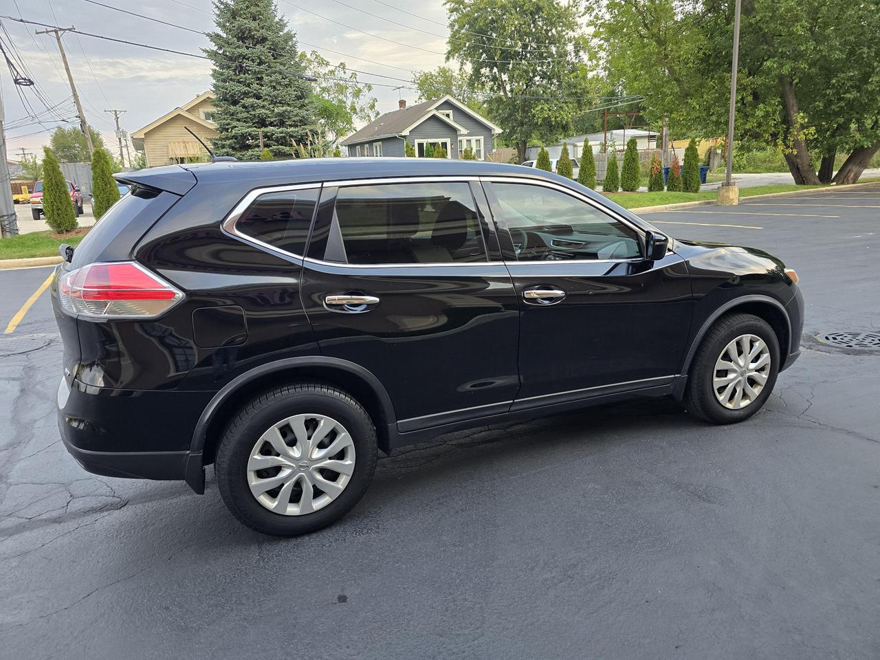 2015 Nissan Rogue S photo 25