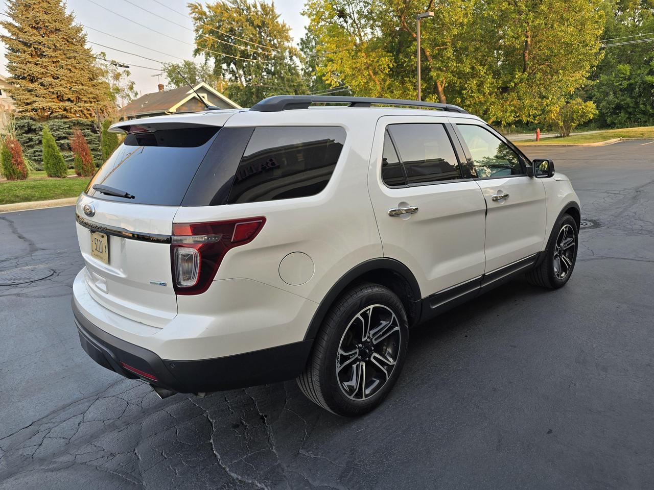 2014 Ford Explorer Sport photo 23