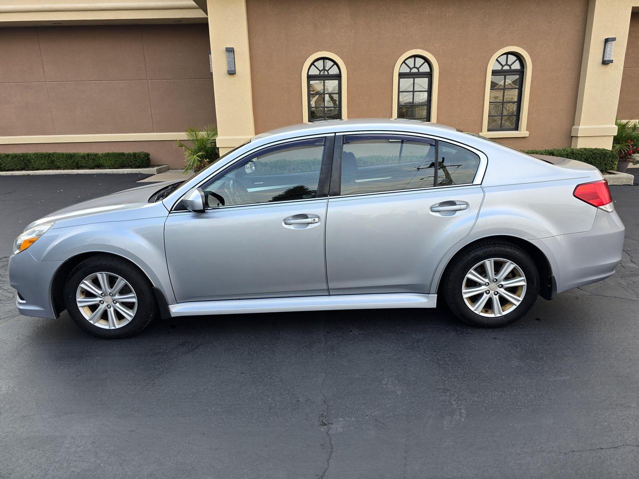 2012 Subaru Legacy I Premium photo 19