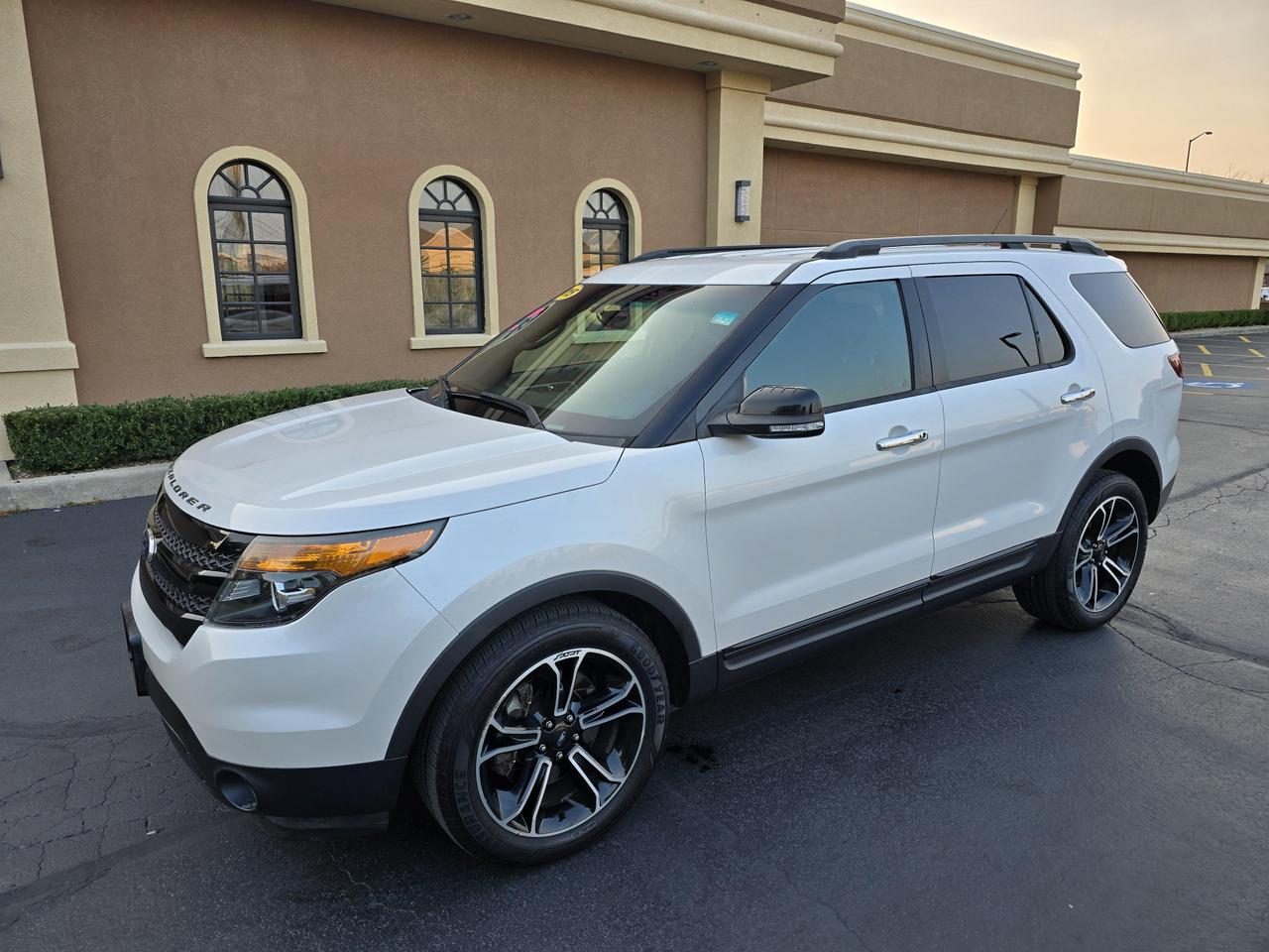 2014 Ford Explorer Sport photo 9