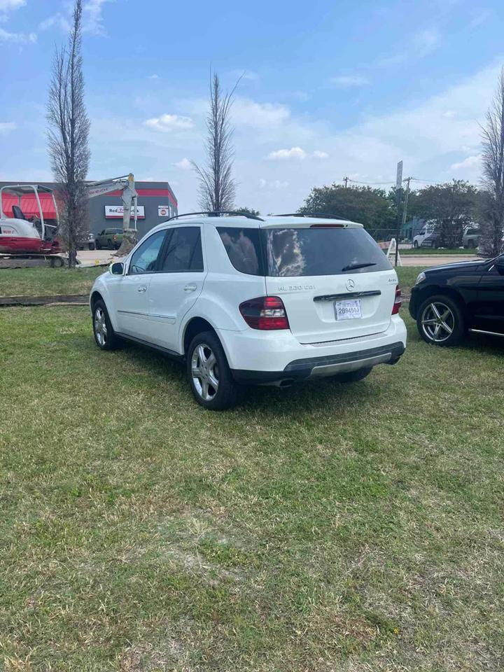 2008 Mercedes-Benz M-Class ML320 photo 3