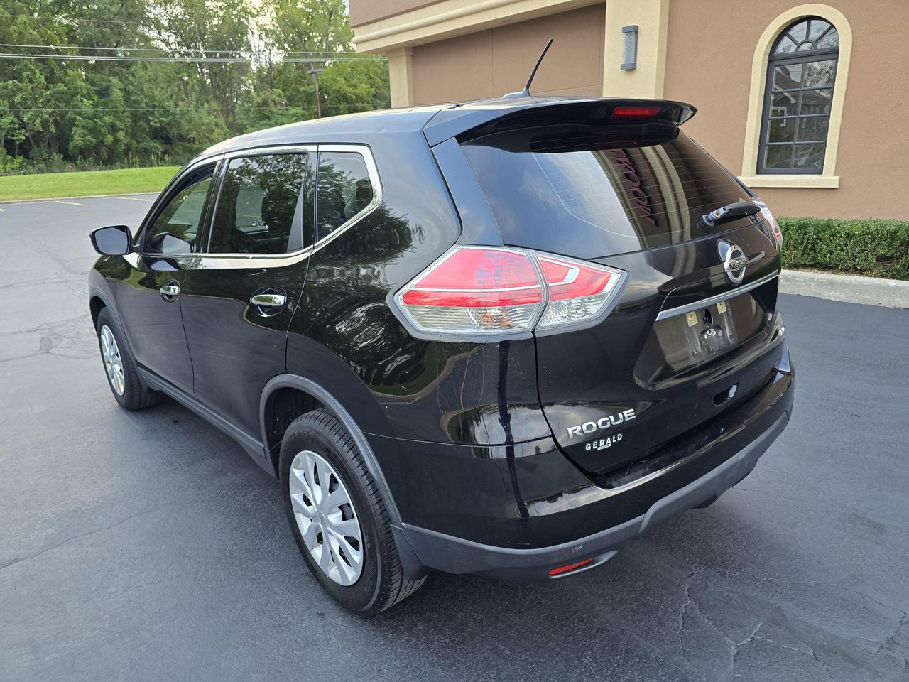 2015 Nissan Rogue S photo 19