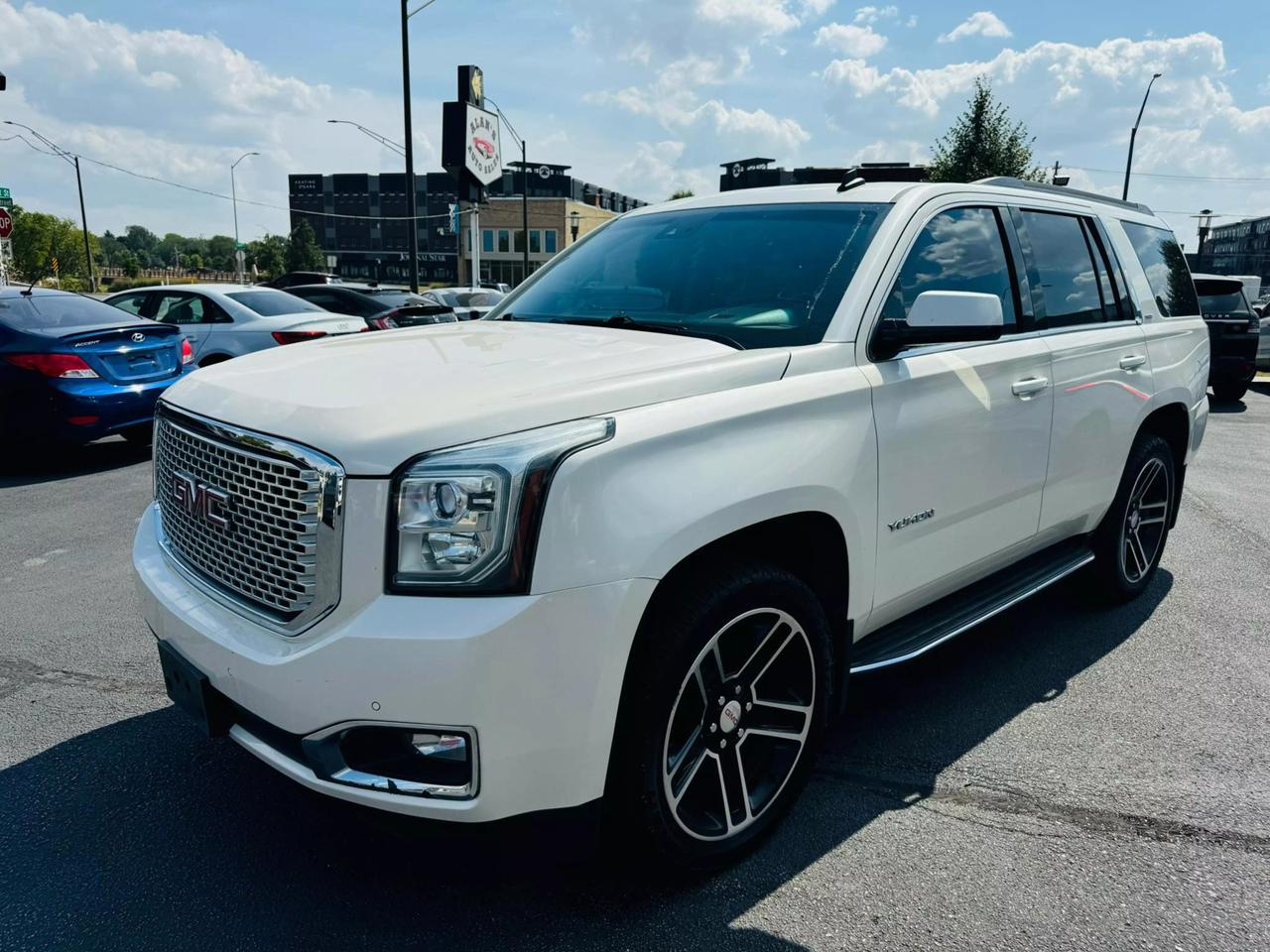 2015 GMC Yukon SLT photo 3