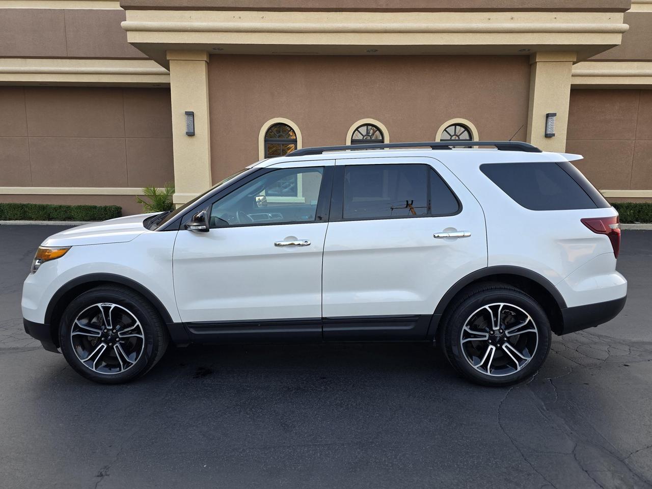 2014 Ford Explorer Sport photo 17