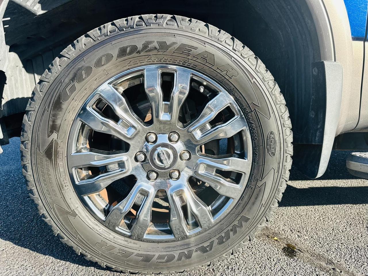 2016 Nissan Titan XD Platinum Reserve photo 15