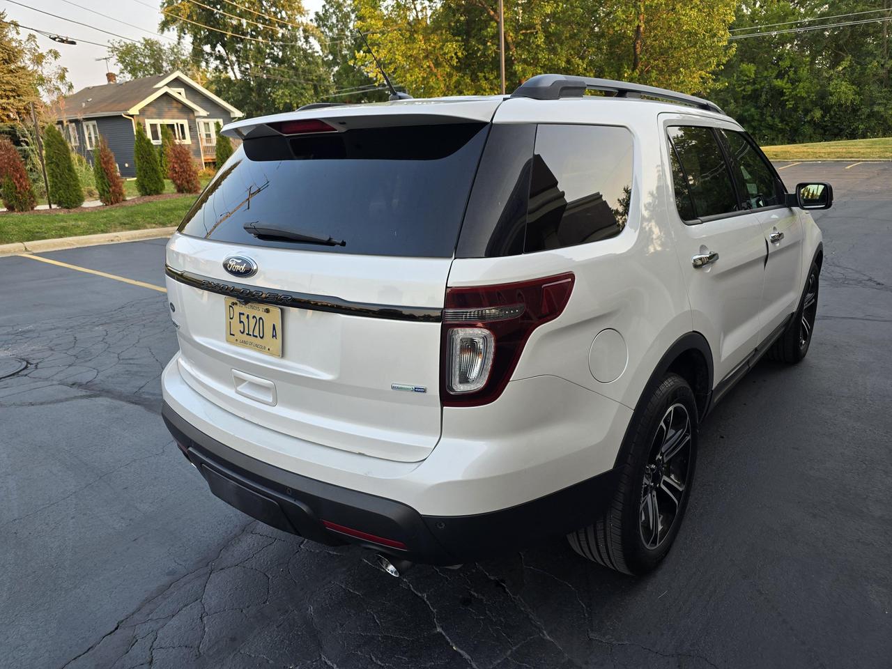 2014 Ford Explorer Sport photo 25