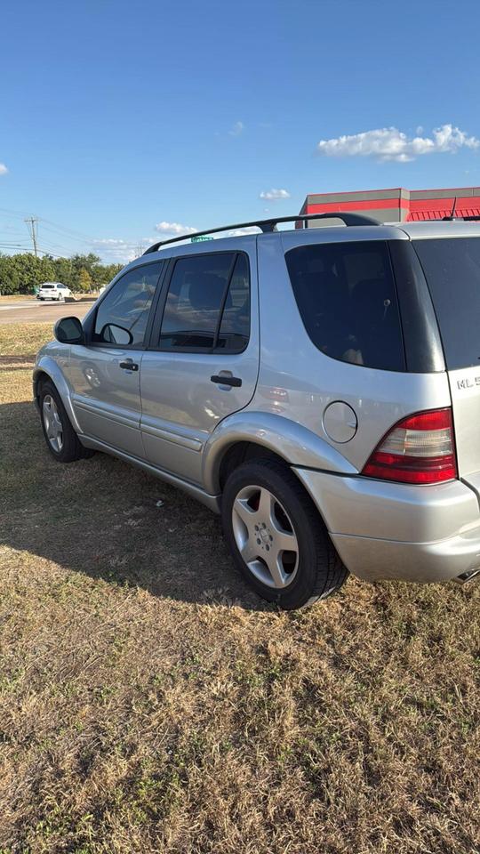 2000 Mercedes-Benz M-Class ML55 AMG photo 2