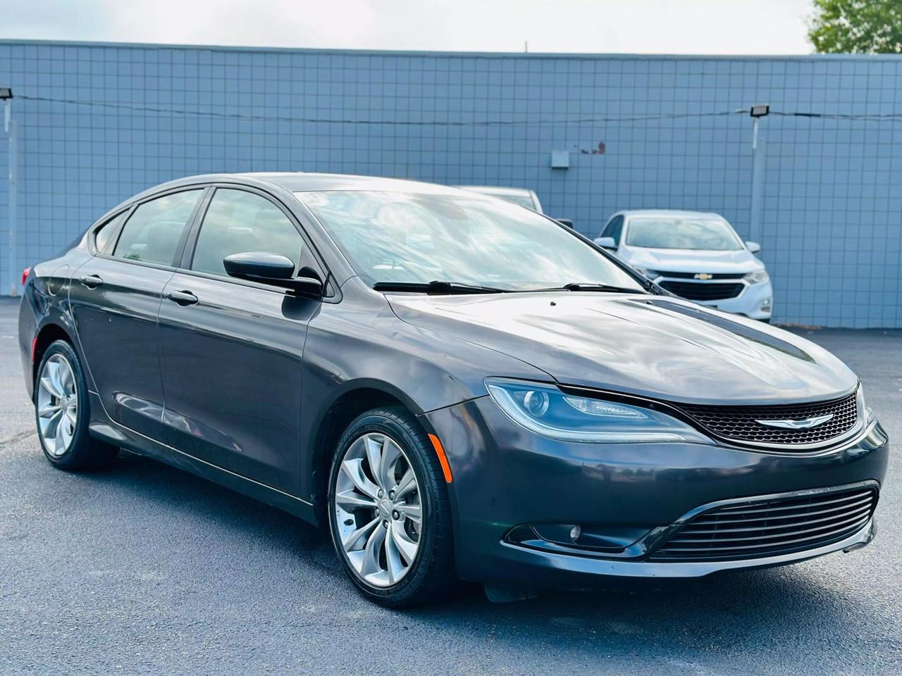 2015 Chrysler 200 S photo 7