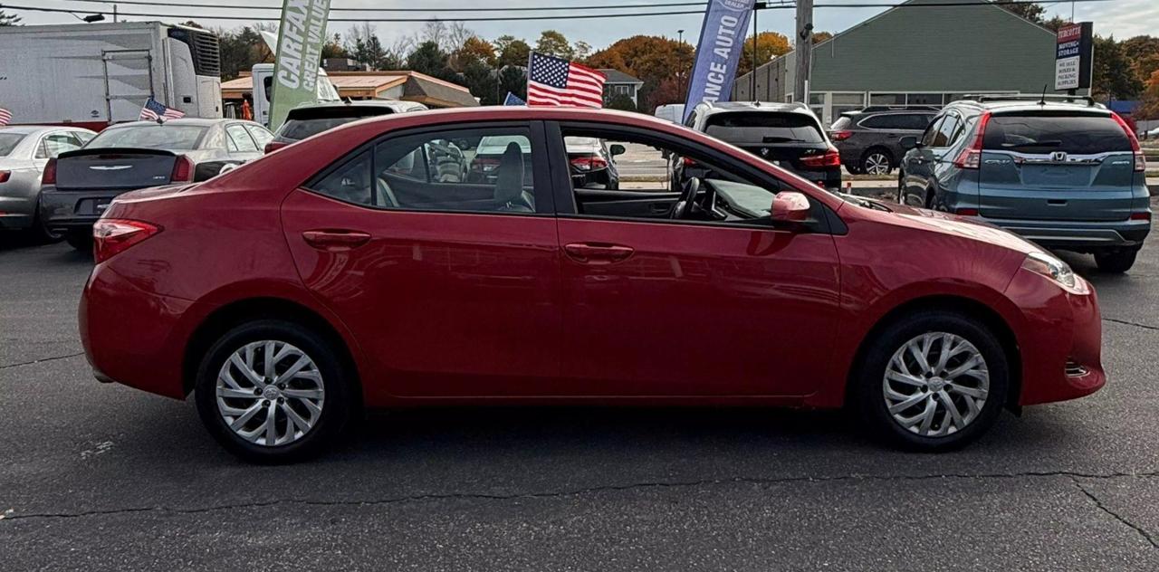 2017 Toyota Corolla LE photo 13