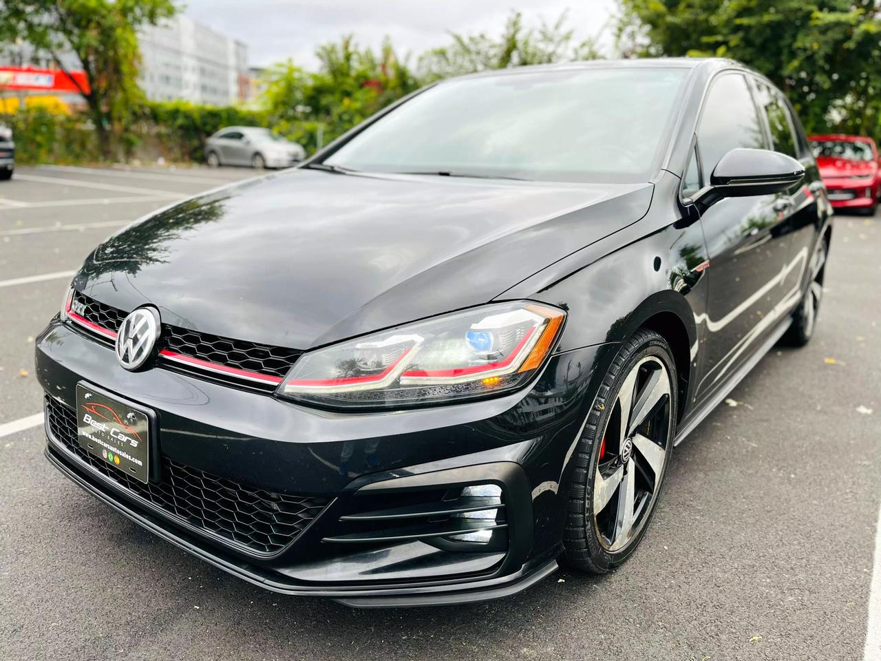 2018 Volkswagen Golf GTI SE photo 3