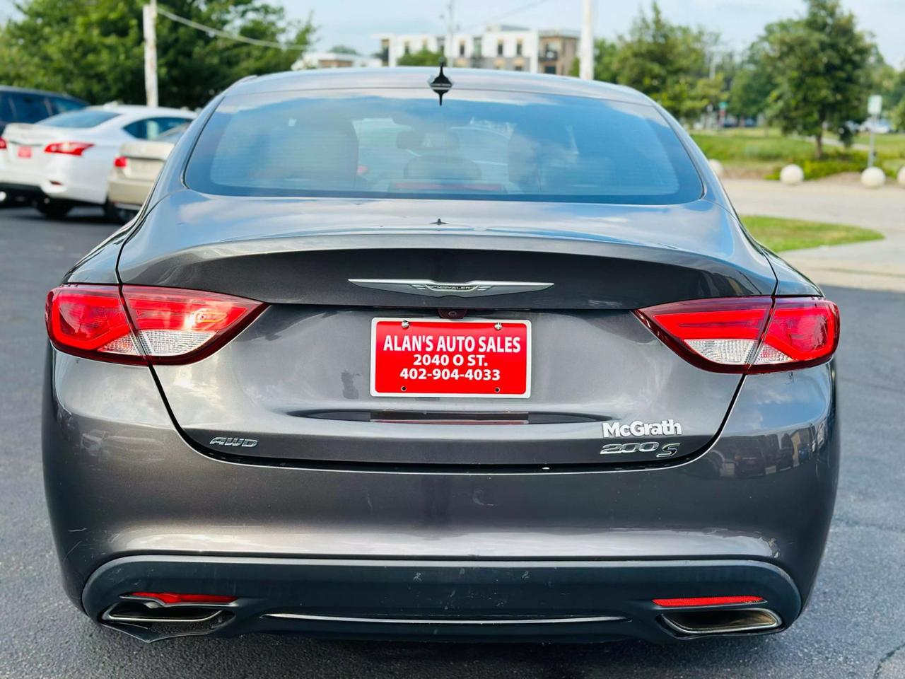 2015 Chrysler 200 S photo 9