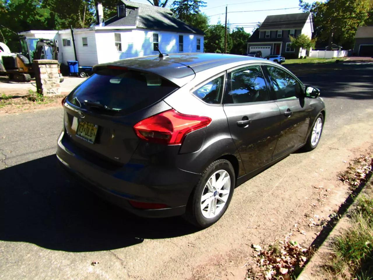 2015 Ford Focus SE photo 11