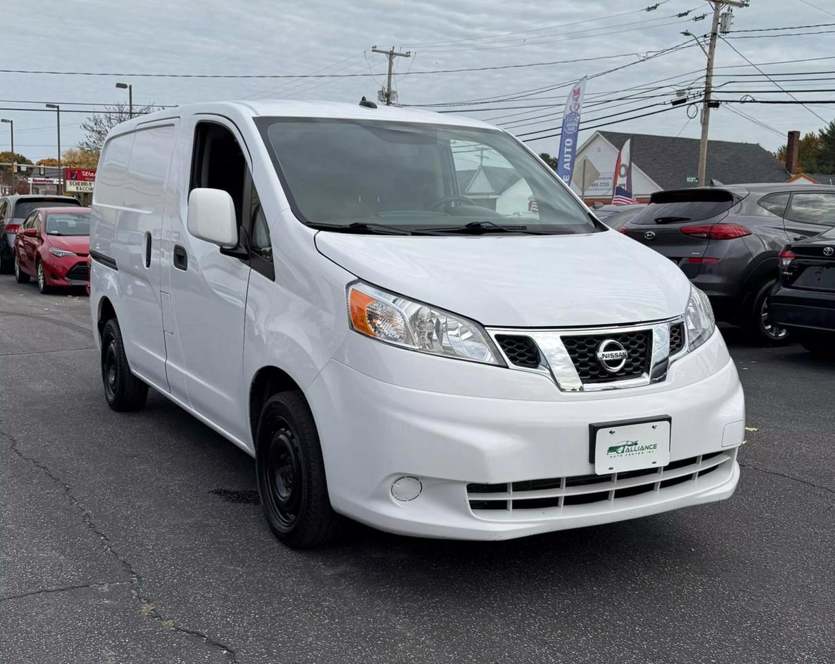 2020 Nissan NV200 SV photo 3