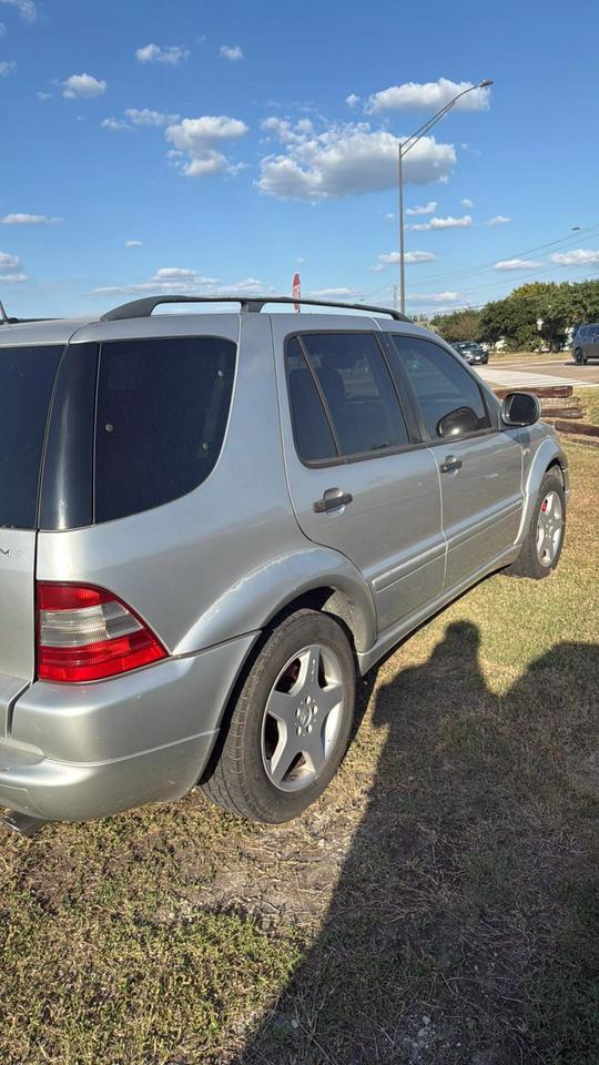 2000 Mercedes-Benz M-Class ML55 AMG photo 4