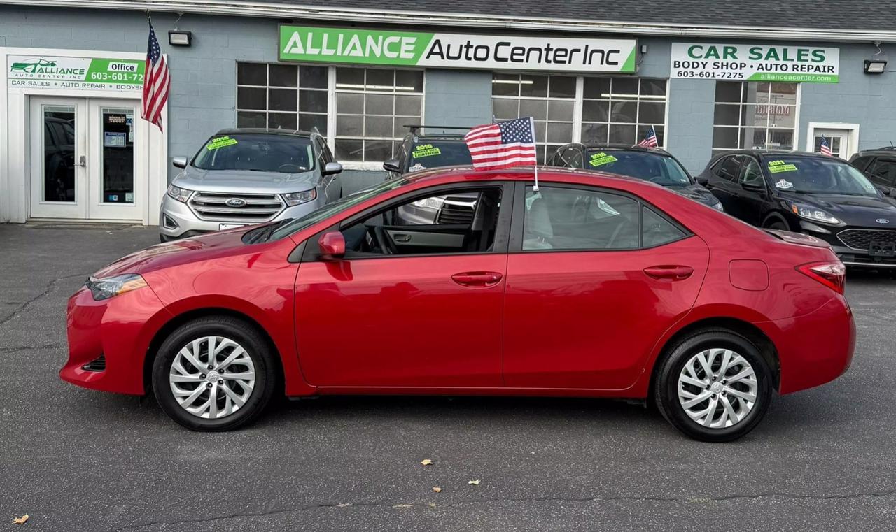 2017 Toyota Corolla LE photo 17