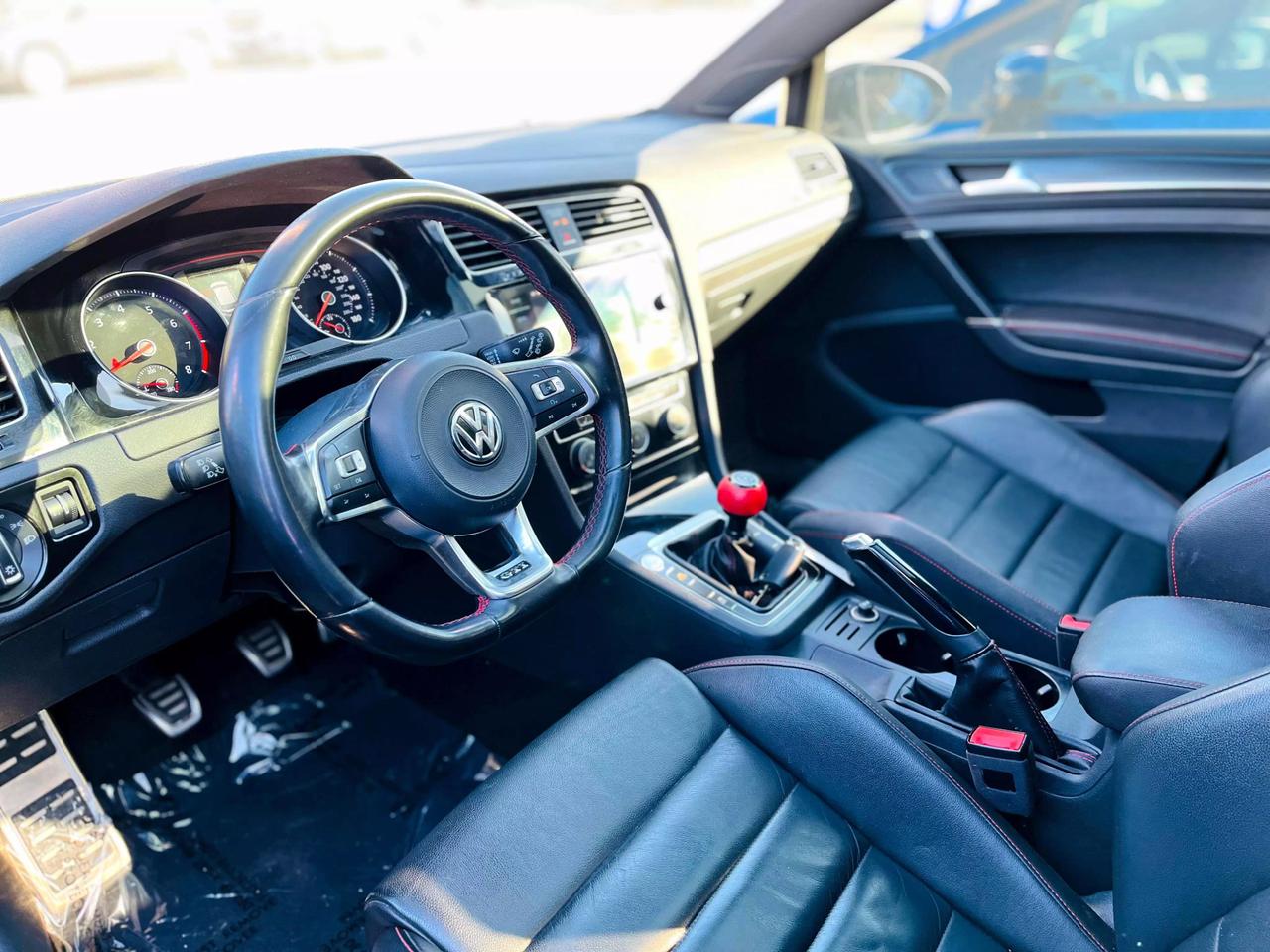 2018 Volkswagen Golf GTI SE photo 8