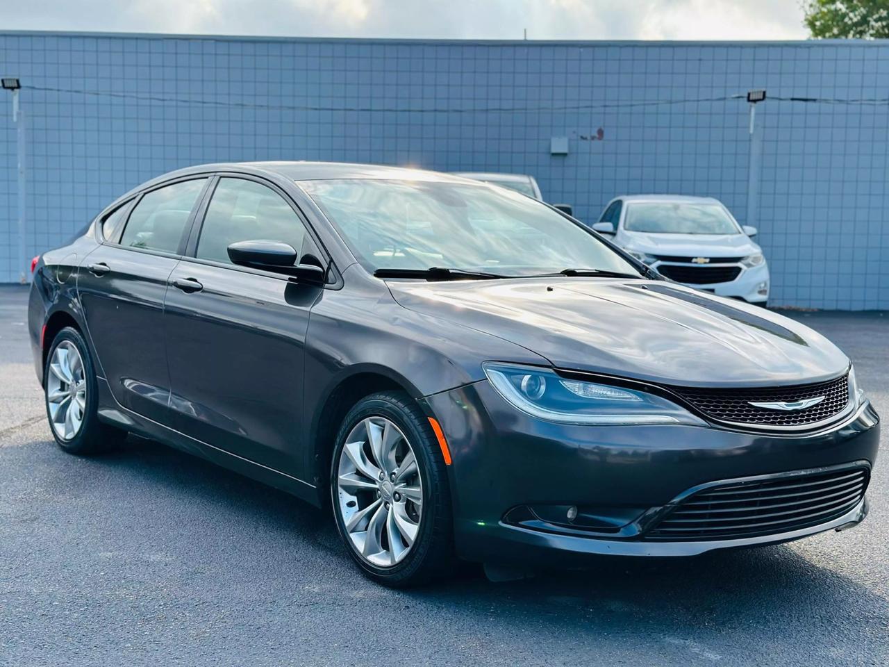 2015 Chrysler 200 S photo 5