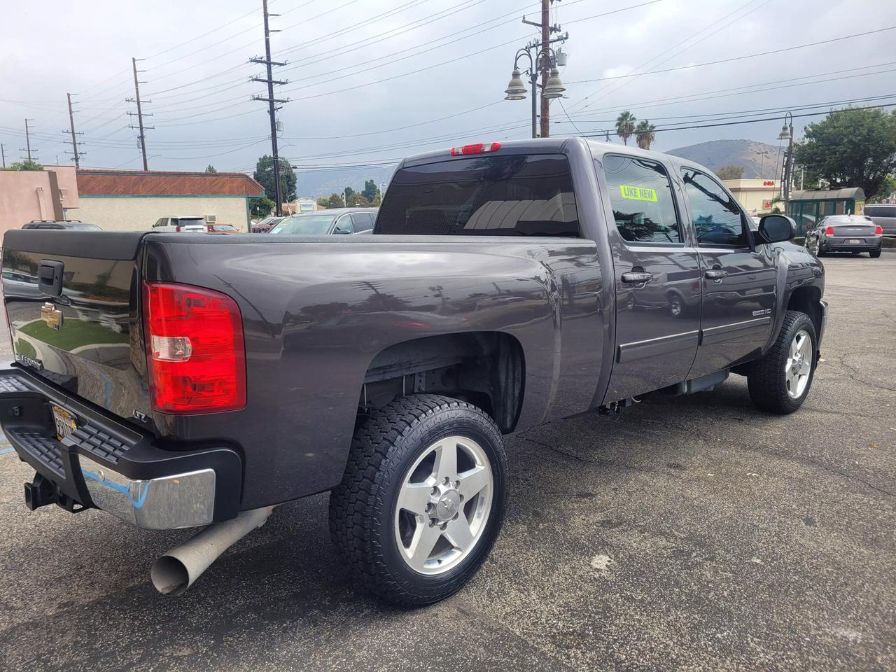 2011 Chevrolet Silverado 2500HD LTZ photo 7