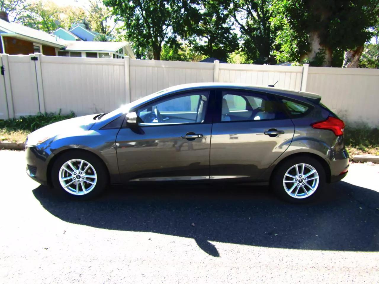 2015 Ford Focus SE photo 6