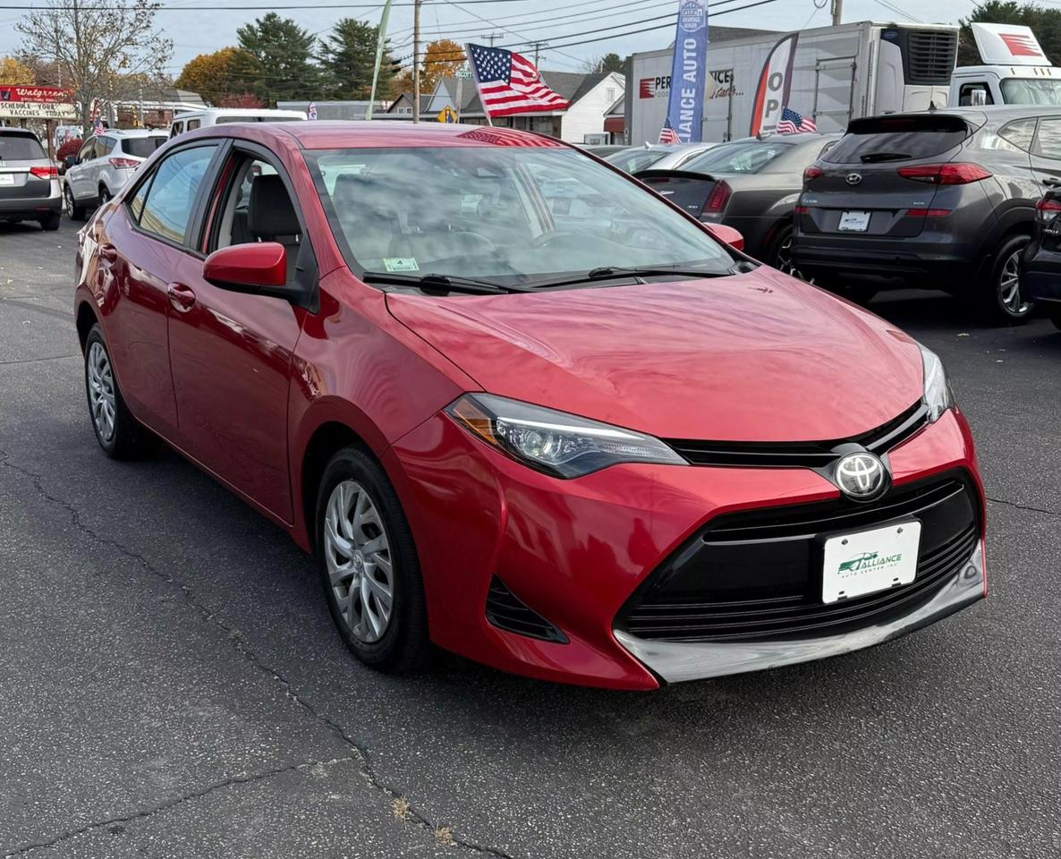 2017 Toyota Corolla LE photo 19