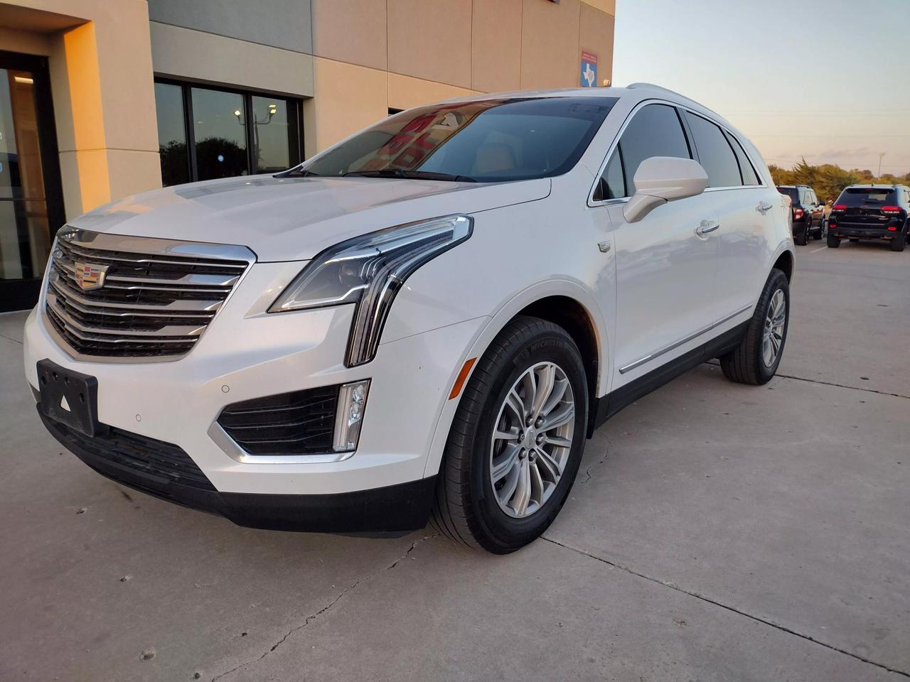 2017 Cadillac XT5 Luxury photo 3