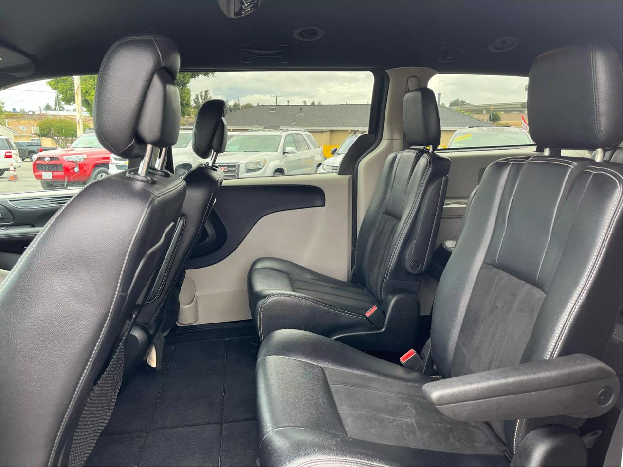 2019 Dodge Grand Caravan SXT photo 19