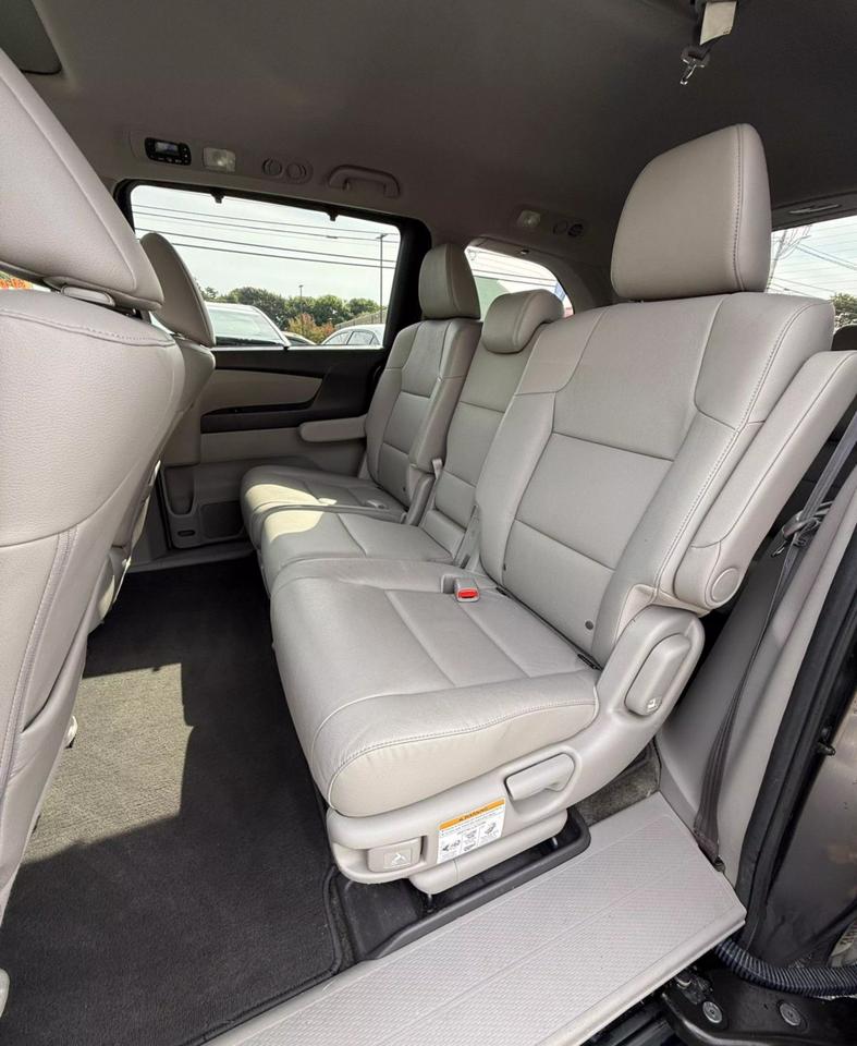 2016 Honda Odyssey EX-L photo 43