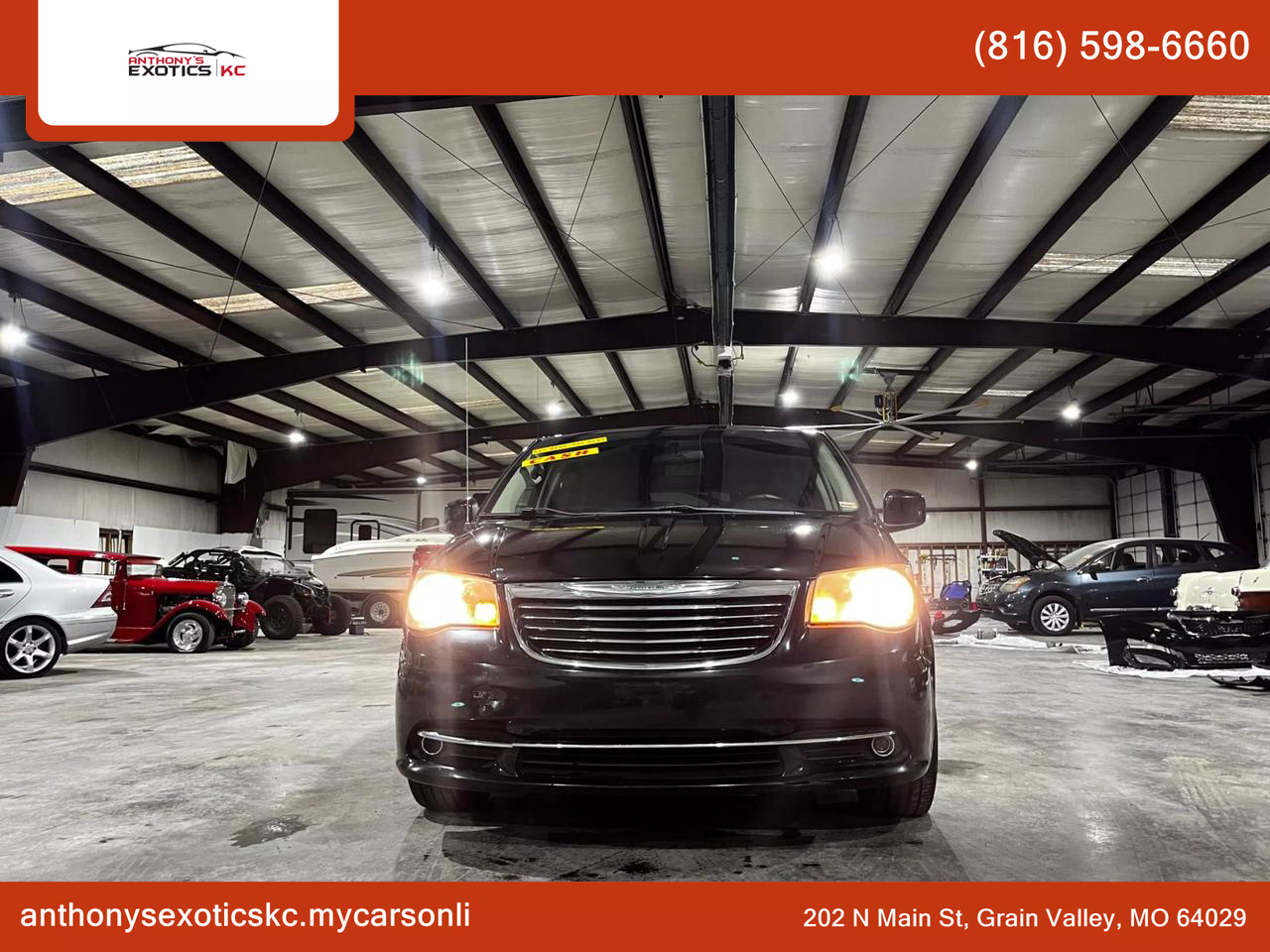 2011 Chrysler Town & Country Touring photo 31