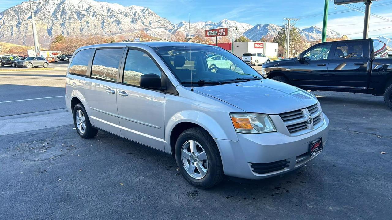 2009 Dodge Grand Caravan SE photo 3