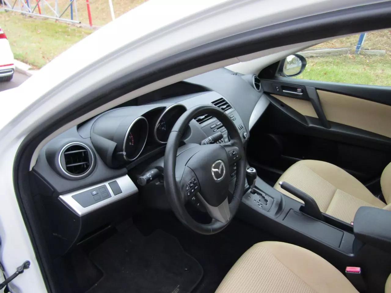 2012 Mazda MAZDA3 i Touring photo 10