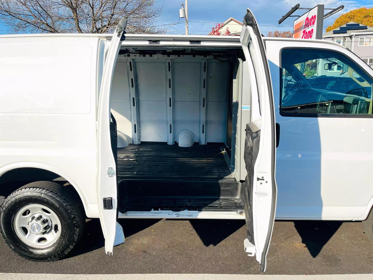 2019 Chevrolet Express Cargo Work Van photo 10