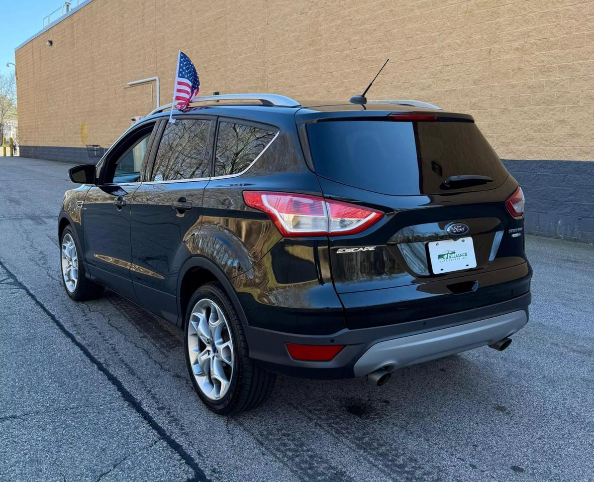 2015 Ford Escape Titanium photo 15