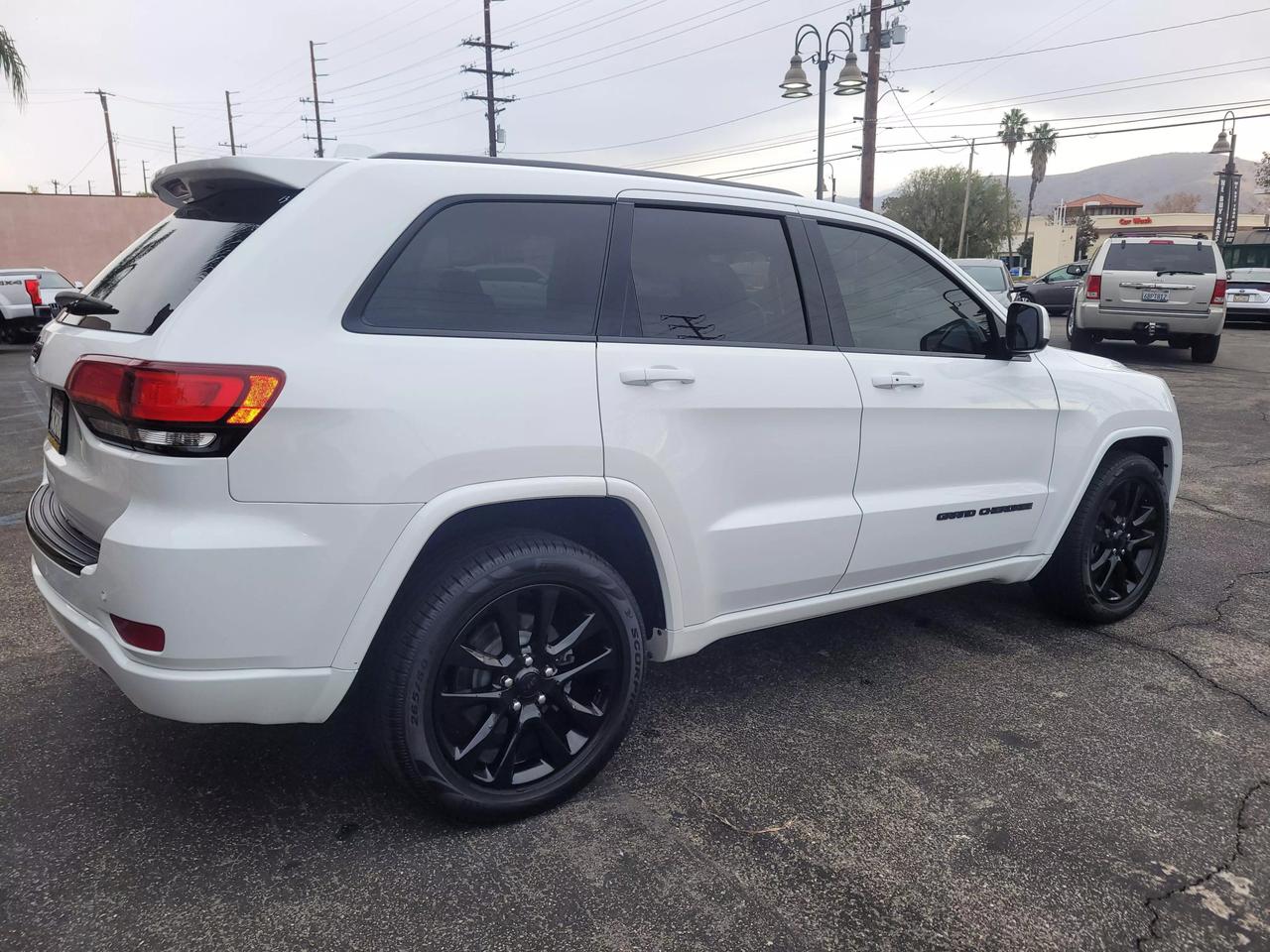 2018 Jeep Grand Cherokee Altitude photo 7