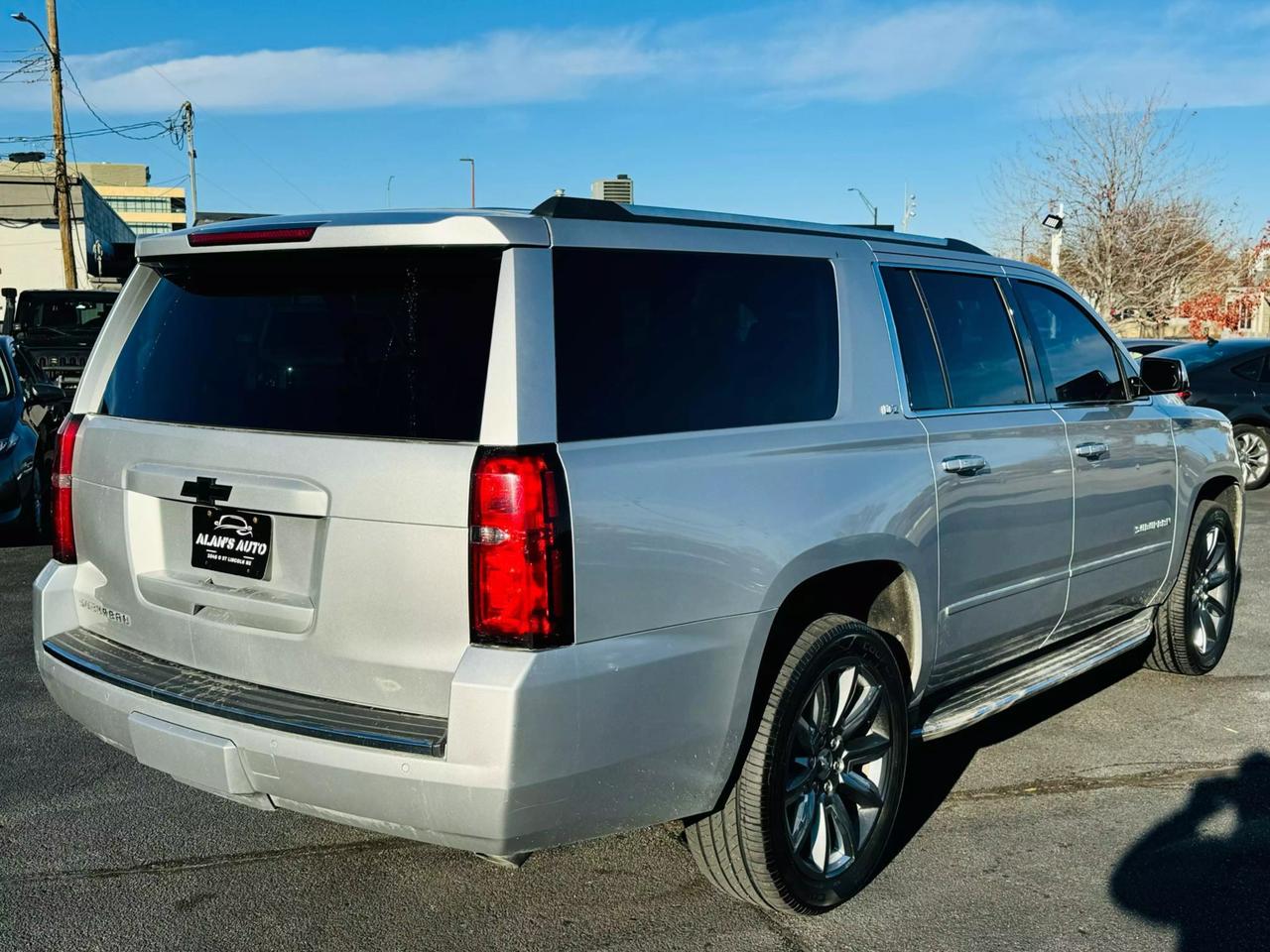 2015 Chevrolet Suburban LTZ photo 9