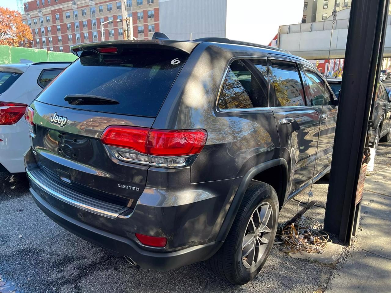 2019 Jeep Grand Cherokee Limited photo 3