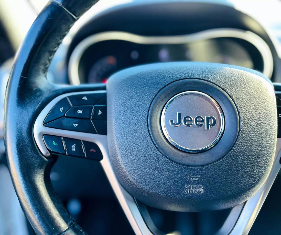 2019 Jeep Grand Cherokee Altitude photo 16