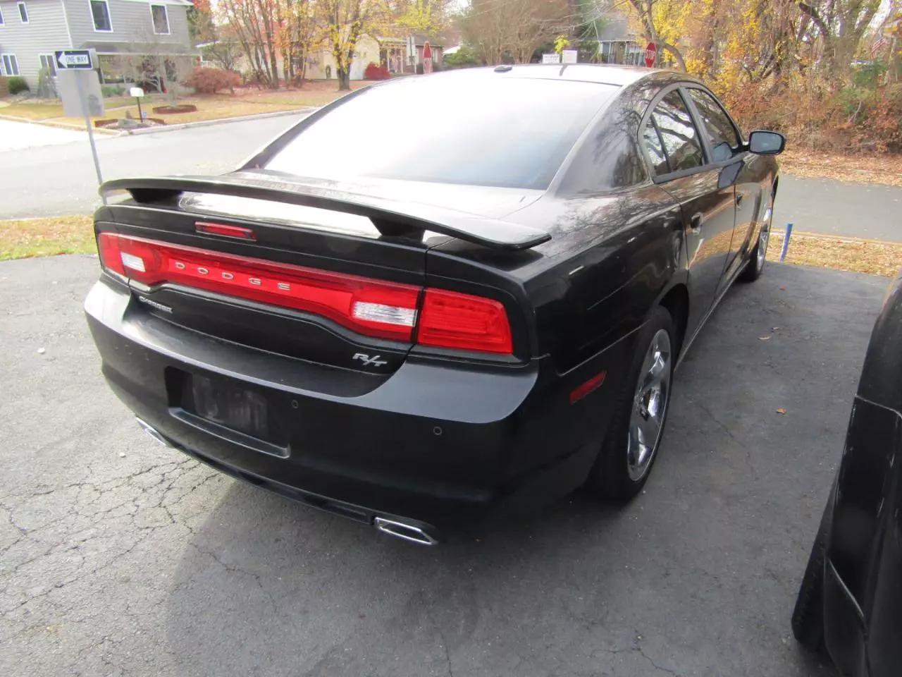 2011 Dodge Charger R/T photo 15