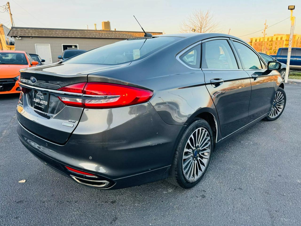 2017 Ford Fusion SE photo 19