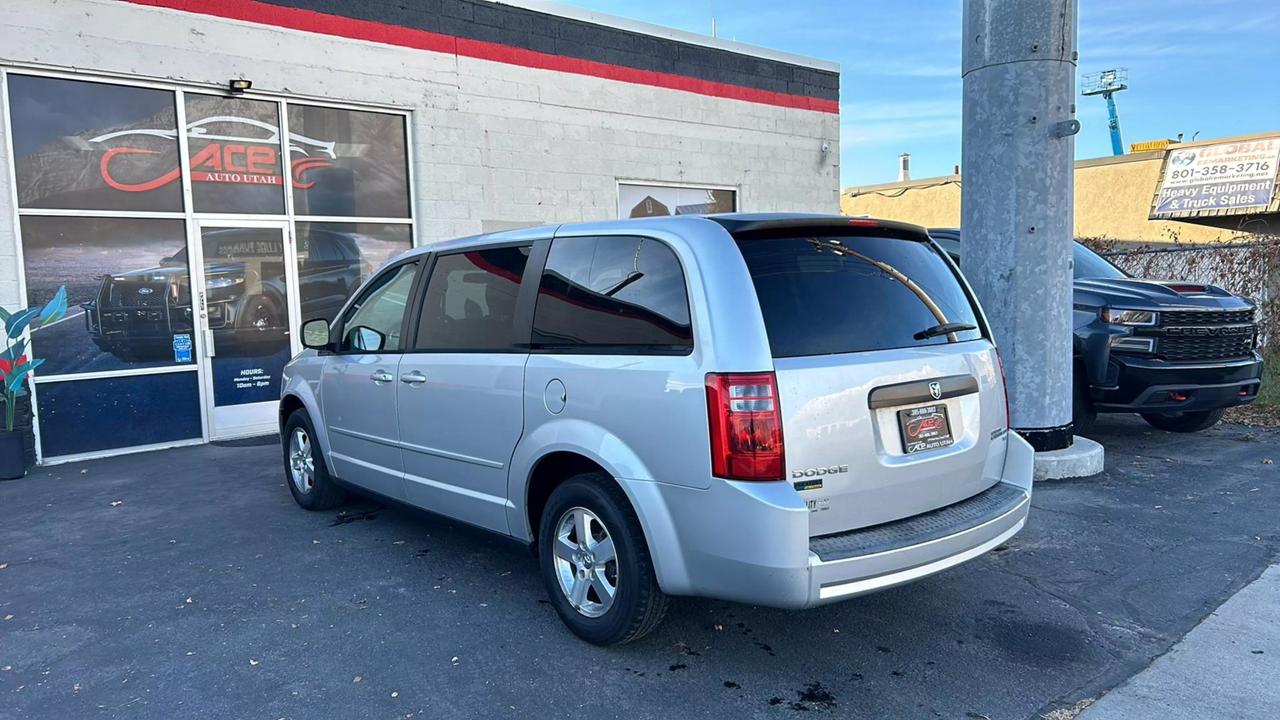 2009 Dodge Grand Caravan SE photo 9