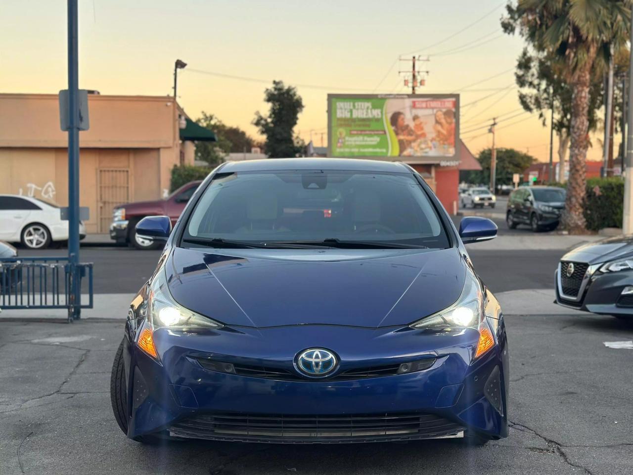 2018 Toyota Prius Two photo 3