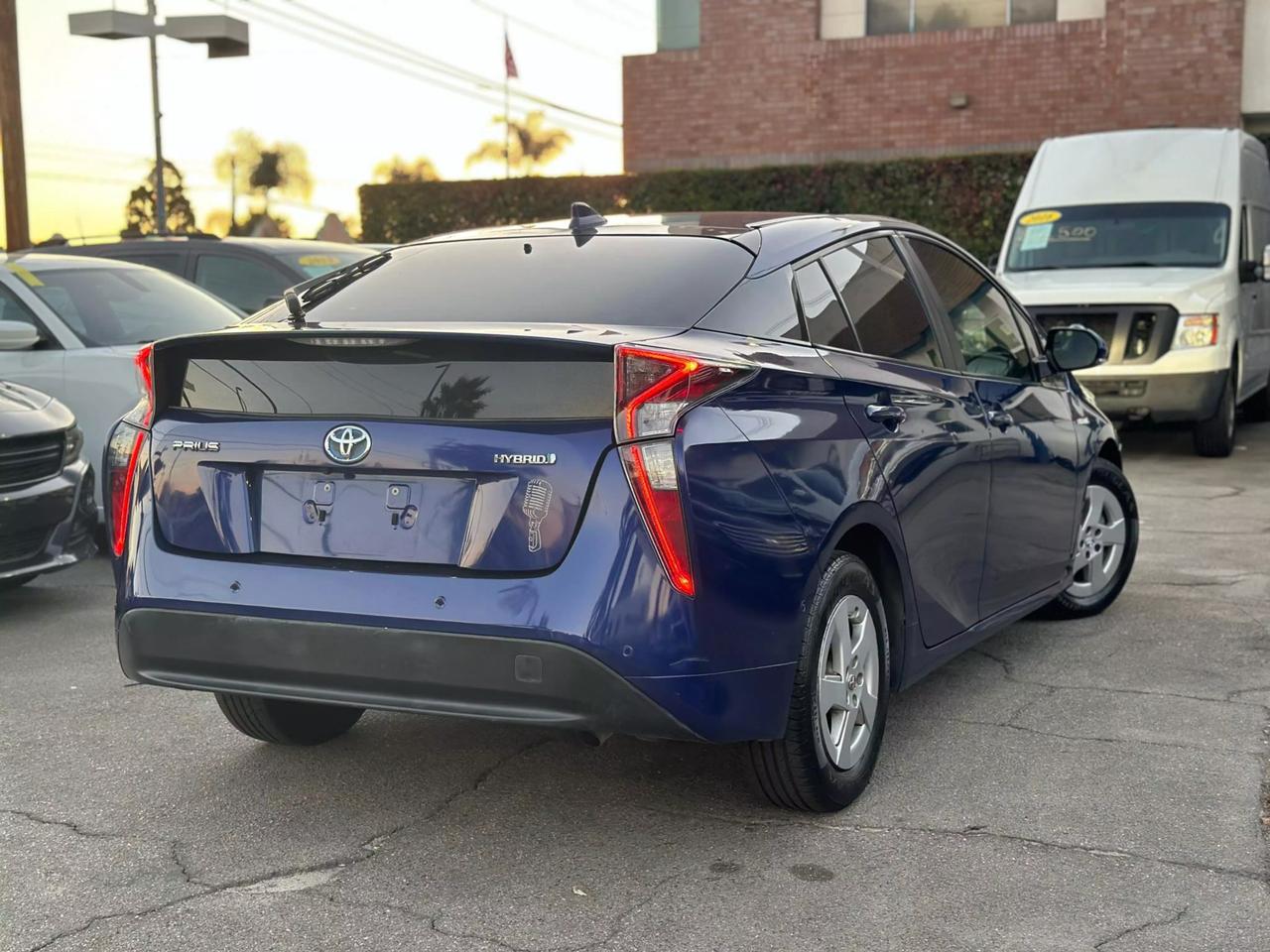 2018 Toyota Prius Two photo 9