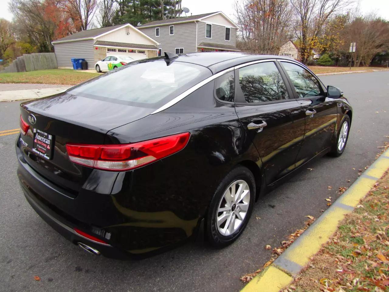 2016 Kia Optima LX photo 17