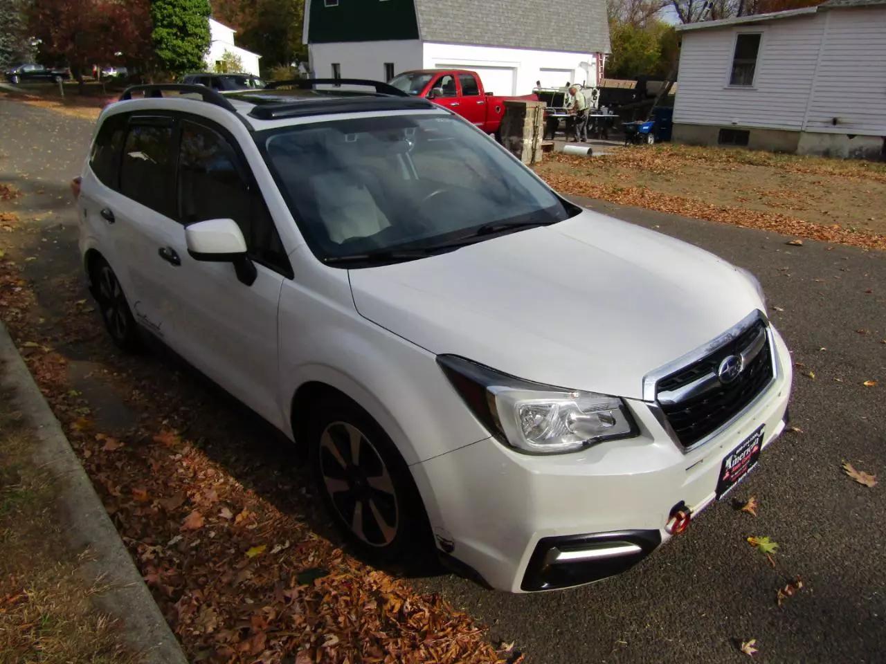 2018 Subaru Forester Premium photo 14